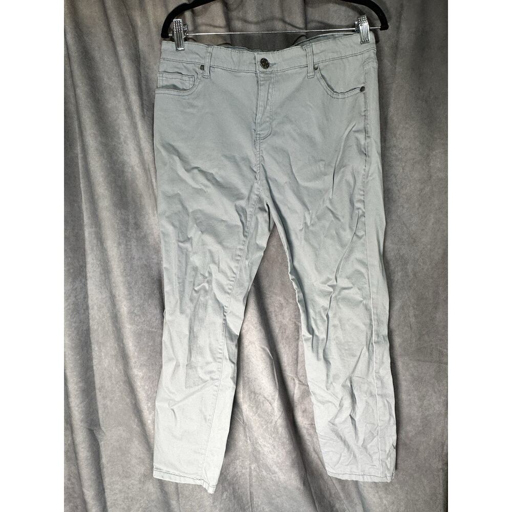 Buffalo David Bitton High Rise Jeans Women's Size 12/32 very light Blue Stretch